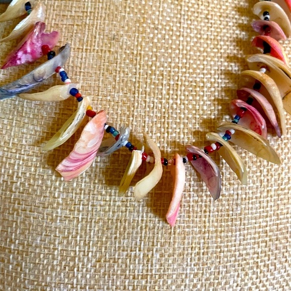 Stunning Boho Pink and Tan Shell Necklace - Picture 3 of 6